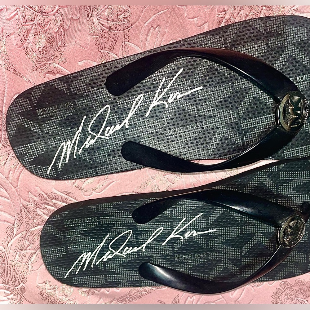 Michael Kors Signature Logo Black Flip Flops - NWOT